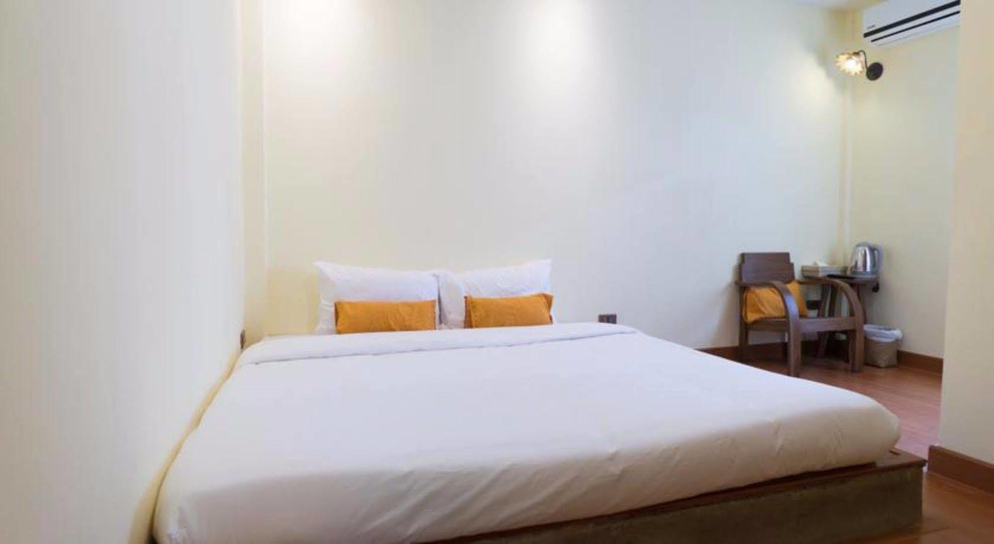 Bed and Breakfast Manon Sleepeatdrink Чиангмай Экстерьер фото